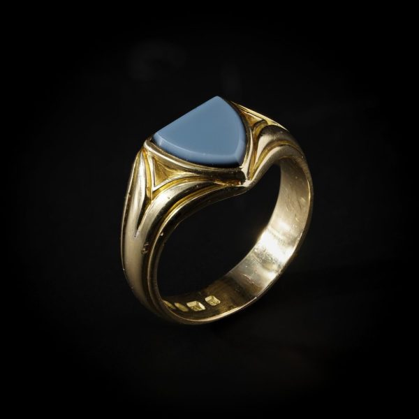 Victorian sardonyx shield signet ring in gold.