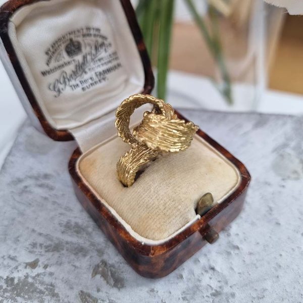 Vintage 1960s Textured Gold Feather Ribbon Knot Ring, fun and unique 18ct buttery yellow gold ring with naturalistic ribbon design in a figure of 8 knot design with feathered detailing