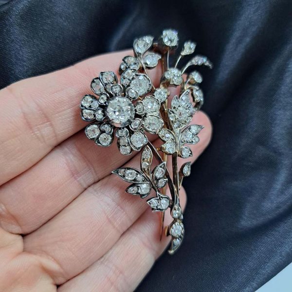 Antique 4.20ct Old Cut Diamond Flower En Tremblant Brooch, floral spray brooch set with 4.20 carats of old mine-cut diamonds in silver to yellow gold. Mid 19th century Circa 1860
