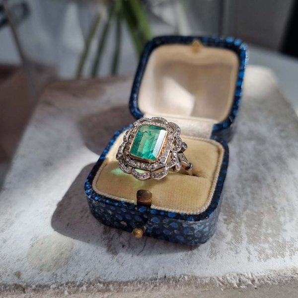 GIA 2.78ct Natural Colombian Emerald and Diamond Cluster Dress Ring in 18ct Gold and Platinum, with GIA Certificate 5231332834