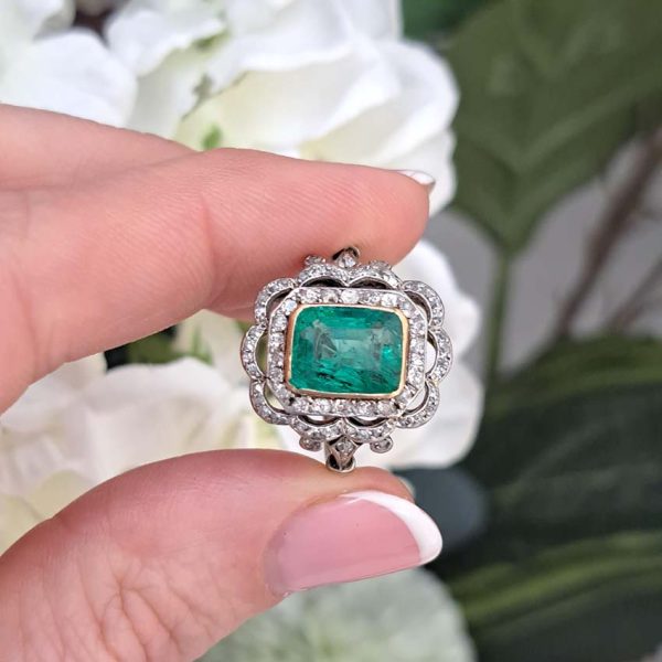 GIA 2.78ct Natural Colombian Emerald and Diamond Cluster Dress Ring in 18ct Gold and Platinum, with GIA Certificate 5231332834