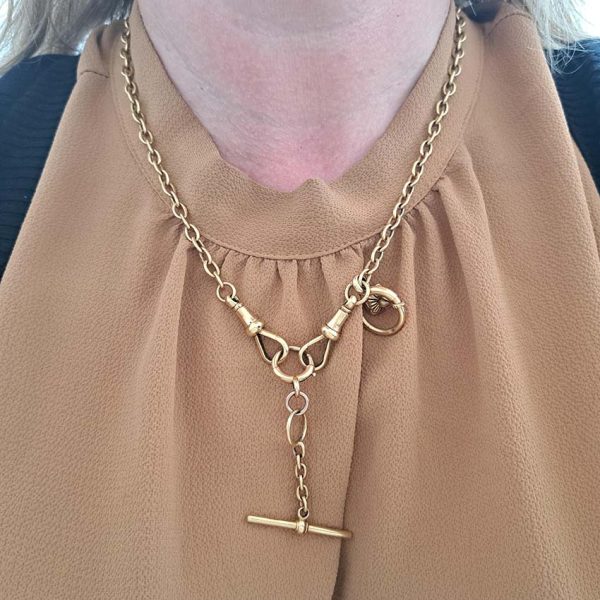 Antique 18ct Yellow Gold Albert Chain Necklace with T Bar, oval links chain with double lobster clasps with jump ring, T/Bar and seal pendant drops