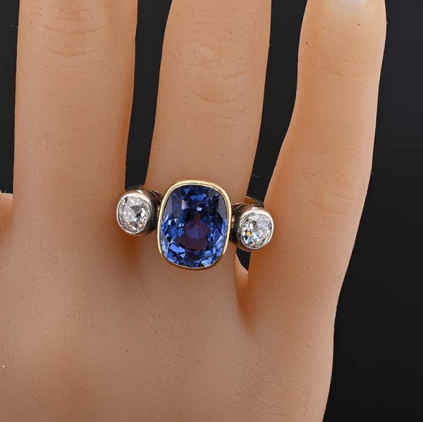 Victorian Antique 10ct No Heat Ceylon Sapphire and Diamond Three Stone Trilogy Engagement Ring in Silver and 18ct Gold with Laboratory Certificate Sri Lanka