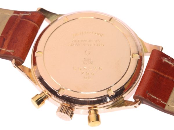 Vintage Breitling men's watch in rose gold.