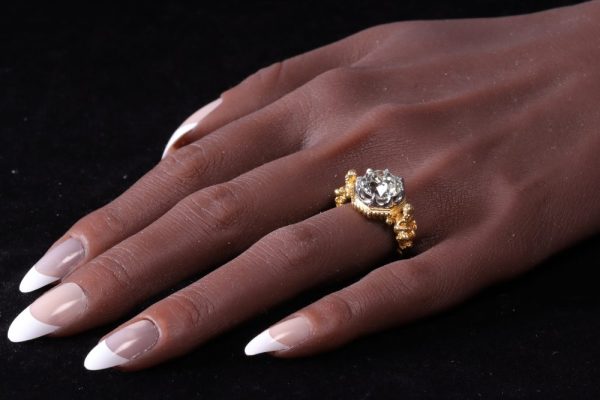 Victorian diamond ring in gold and platinum.