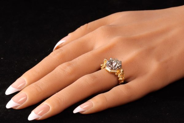 Victorian diamond ring in gold and platinum.