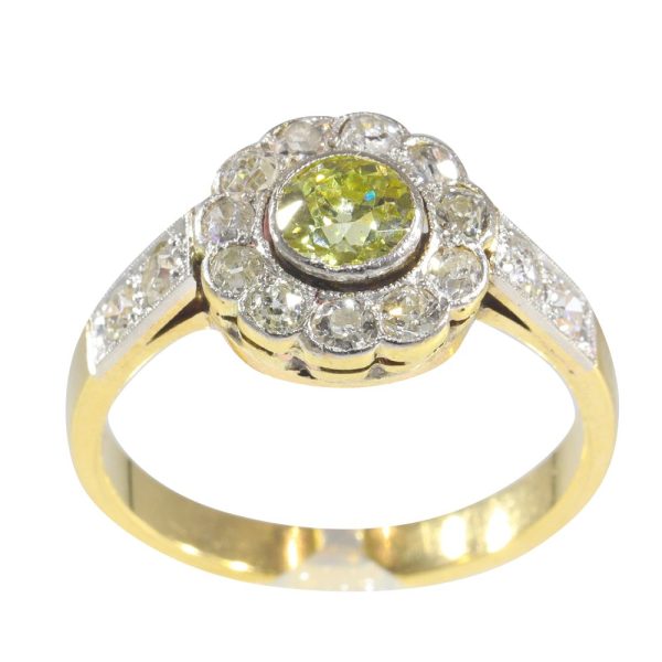 Vintage Art Deco old cut diamond engagement ring in gold. 