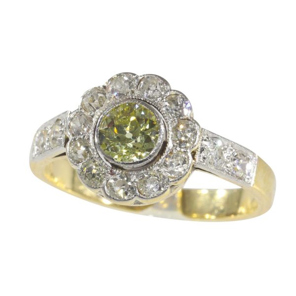 Vintage Art Deco old cut diamond engagement ring in gold. 