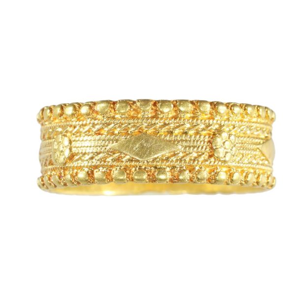 Antique gold wedding ring.