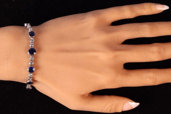 Art Deco French 7.66ct Natural No Heat Sapphire and 3.92 Old Mine Cut Diamond Bracelet in Platinum