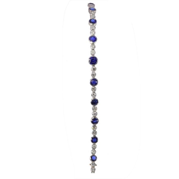 Art Deco French 7.66ct Natural No Heat Sapphire and 3.92 Old Mine Cut Diamond Bracelet in Platinum