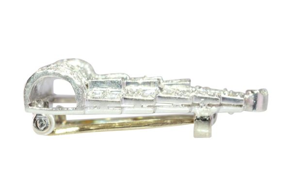 Vintage Art Deco Diamond Brooch In Platinum