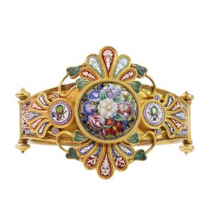 Victorian gold Parure consisting of a bracelet, brooch, and earrings.