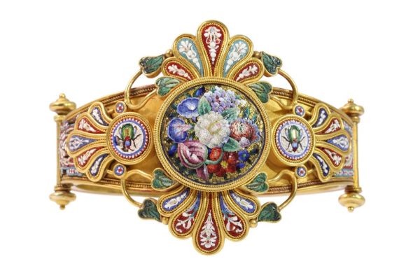 Victorian gold Parure consisting of a bracelet, brooch, and earrings.