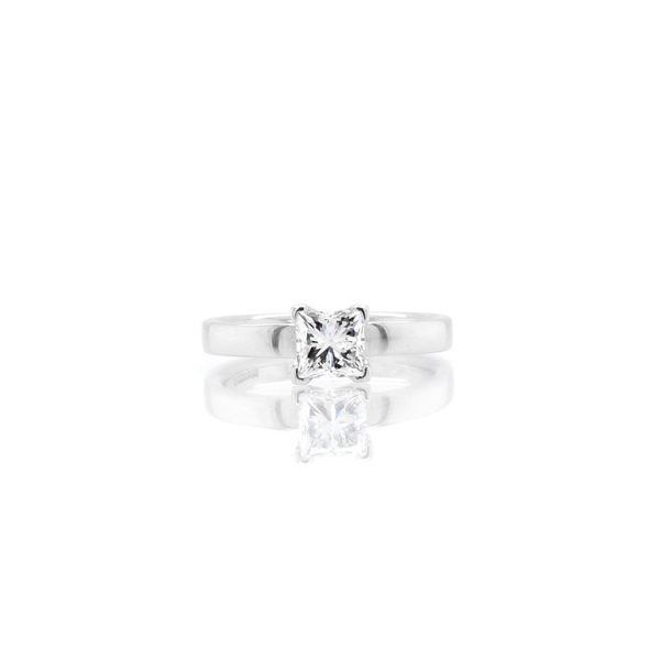 Diamond engagement ring in platinum.