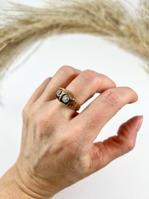 Vintage owl cocktail ring in rose gold with diamonds and sapphires.