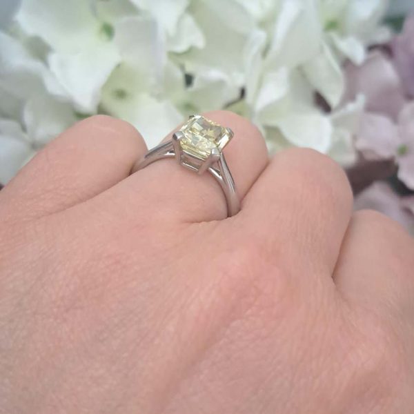 GIA Internally Flawless 3.23ct Fancy Intense Yellow Diamond Solitaire Engagement Ring in Platinum, single stone modified emerald-shaped step-cut fancy intense yellow natural diamond with GIA certificate 15074692