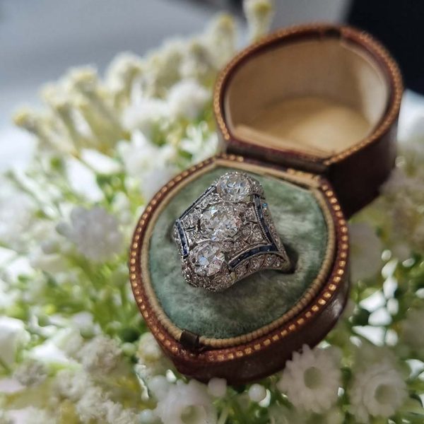 Antique Art Deco Edwardian diamond and Sapphire dinner ring, the eye catching cocktail ring set with old cut diamonds in platinum, milliegrain setting 1920s