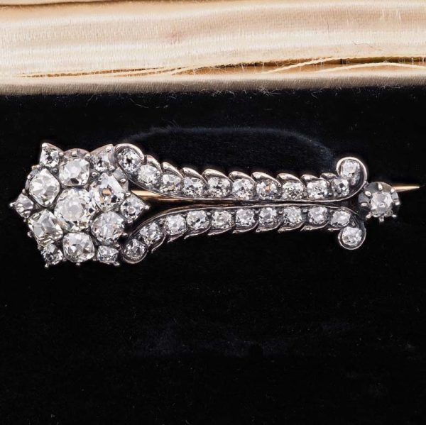 Rare Antique Georgian 1.40ct Old Cut Diamond Cluster Comet Brooch, old mine-cut diamonds in design of Halley's Comet in silver upon 18ct gold. Circa 1835
