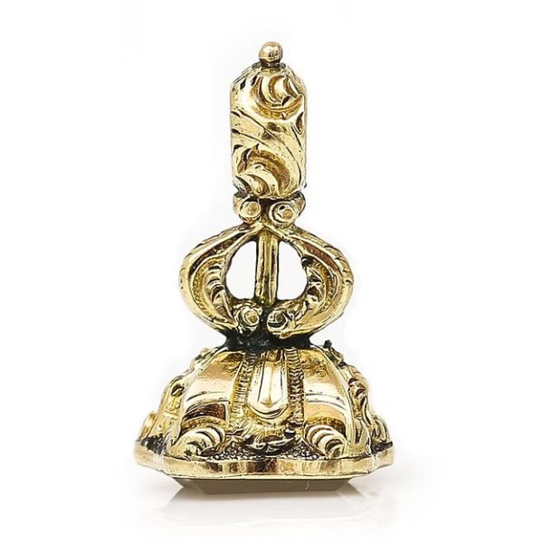 Mini Victorian 9ct gold fob seal with chalcedony shield base engraved with forget-me-not flower and lyre motif detailing, circa 1880