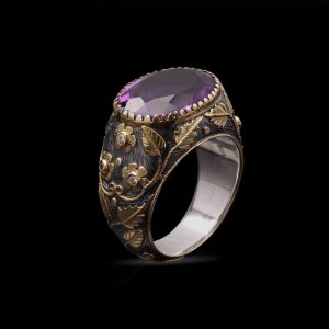 Vintage 10 Carat Amethyst Dome Ring In 18 Carat Gold And Silver