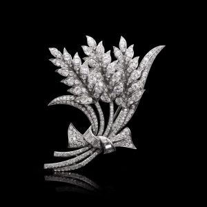 Art Deco diamond brooch in platinum.