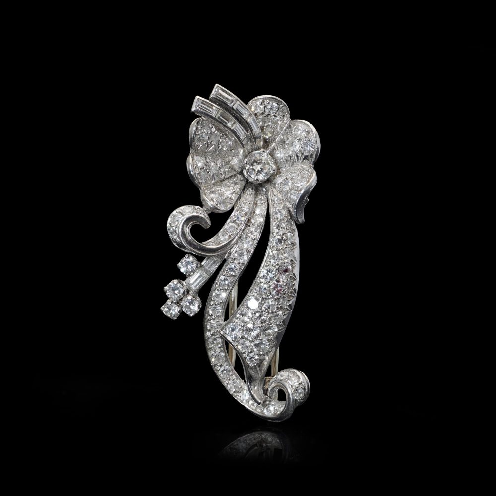 Vintage diamond brooch in platinum.