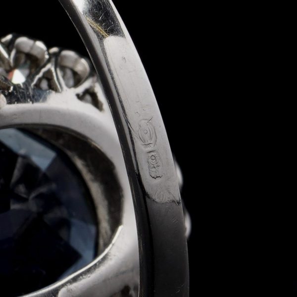 Certified 6ct Natural No Heat Sapphire and Diamond Cluster Ring, certified natural unheated sapphire framed by scalloped halo of 32 brilliant-cut diamonds in 18ct gold and platinum