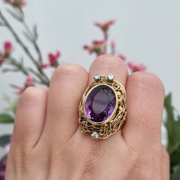 Vintage Amethyst and Diamond Parure Ring Earrings Pendant Suite in 18ct yellow gold. Late 20th century Circa 1980s-1990s