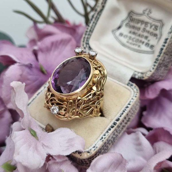 Vintage Amethyst and Diamond Parure Ring Earrings Pendant Suite in 18ct yellow gold. Late 20th century Circa 1980s-1990s