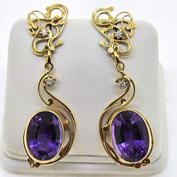 Vintage Amethyst and Diamond Parure Ring Earrings Pendant Suite in 18ct yellow gold. Late 20th century Circa 1980s-1990s