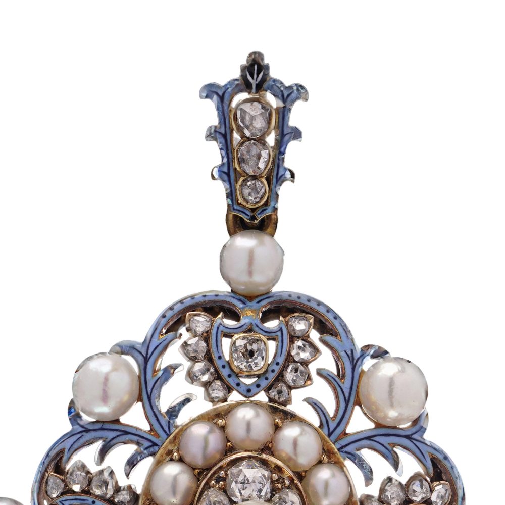 Antique gold pendant with enamel, pearls and diamonds.