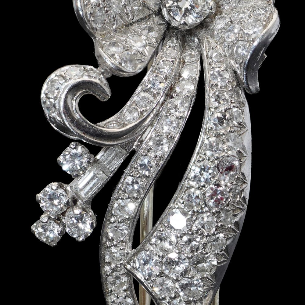 Vintage diamond brooch in platinum.
