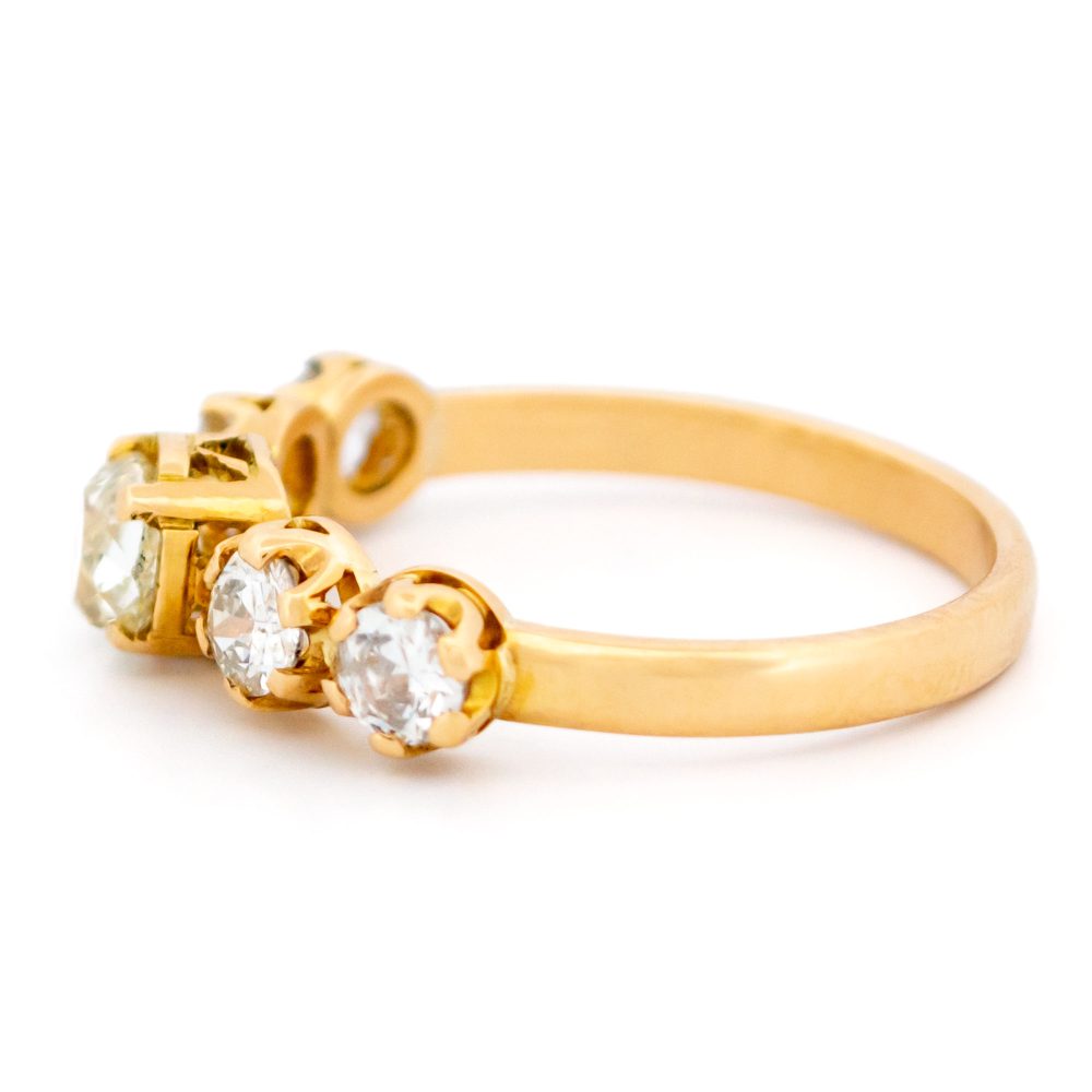 Vintage five stone diamond ring in gold.