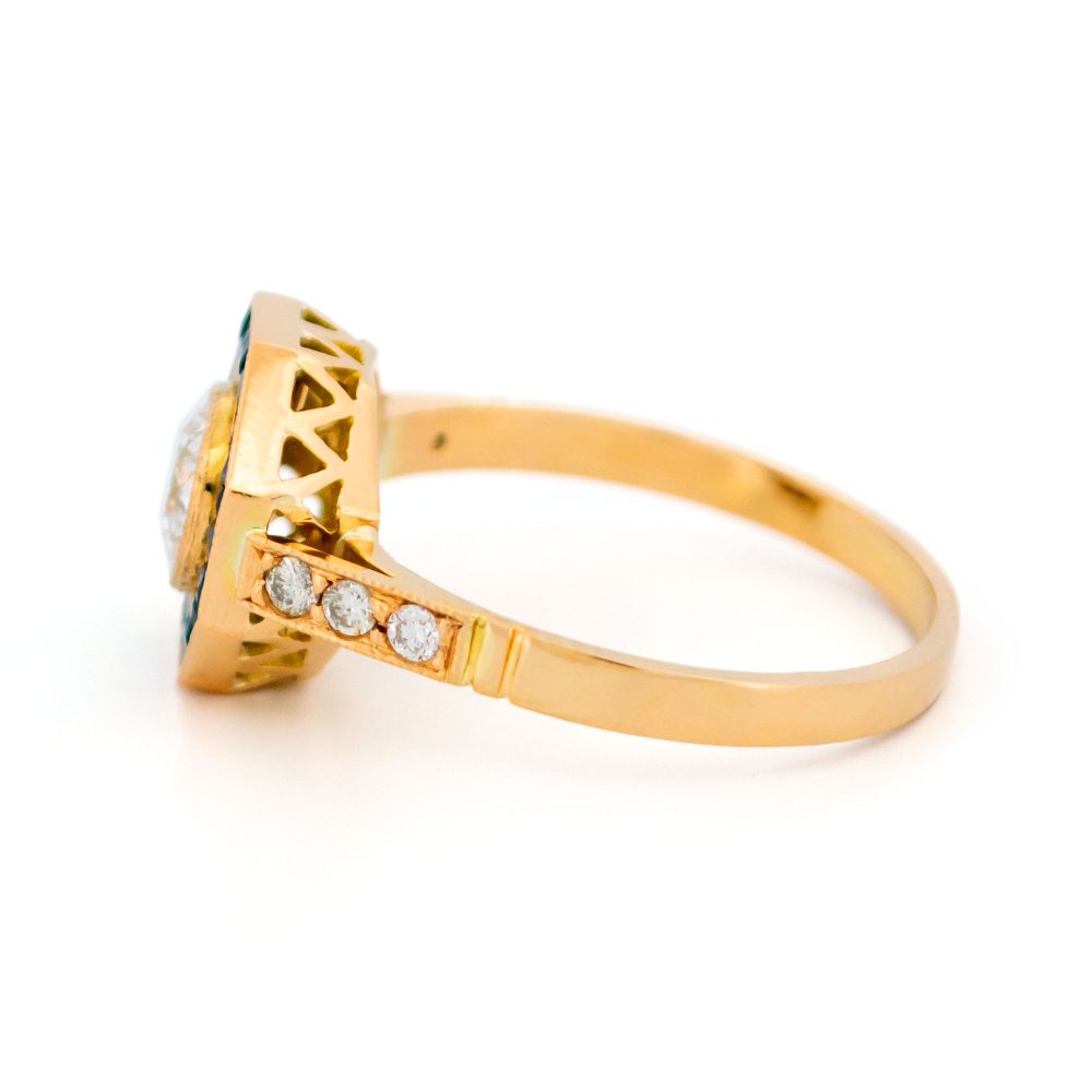 Vintage diamond and sapphire ring in gold.