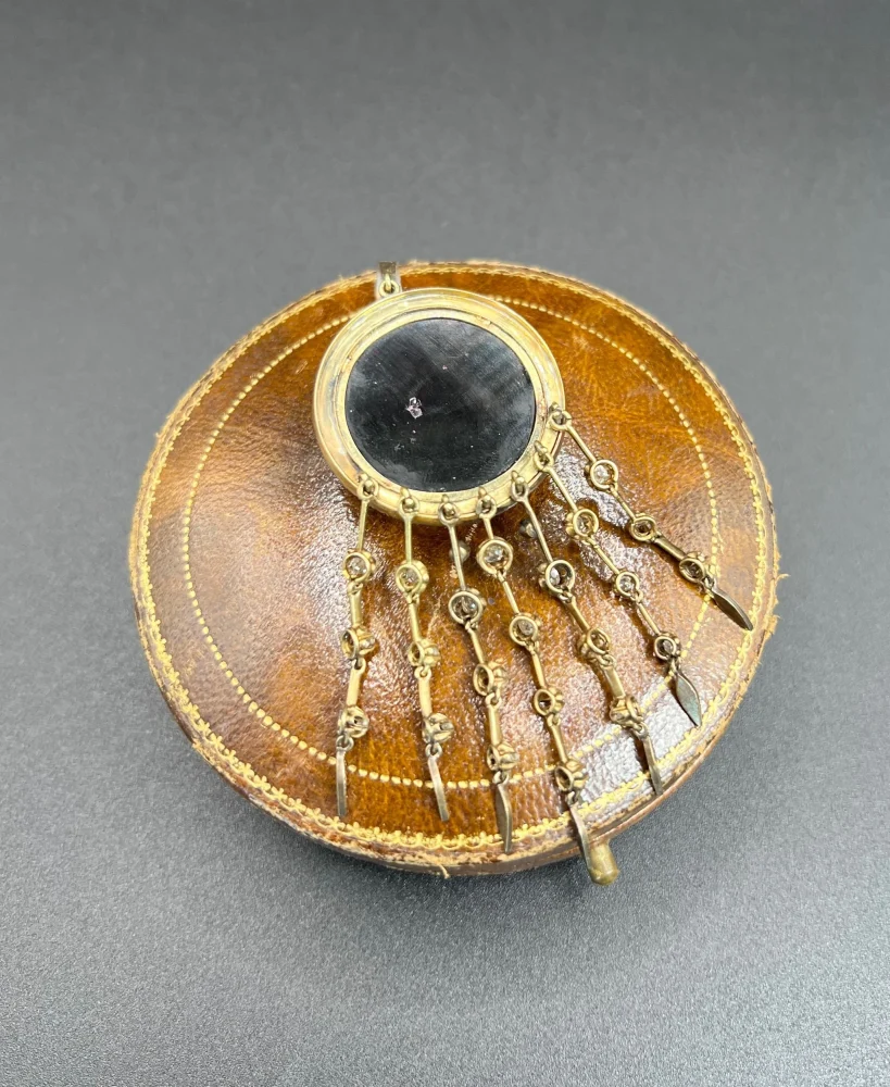 Early Victorian Antique Cabochon Garnet and Diamond Fringe Tassel Pendant in 18ct Yellow Gold, Late 19cth Century, Circa 1870