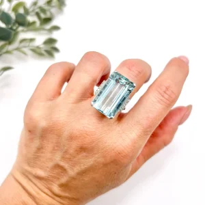 Vintage 25.66ct Aquamarine and Diamond Cocktail Ring, large 25.66 carat rectangular step-cut aquamarine with diamond shoulders in 18ct white gold