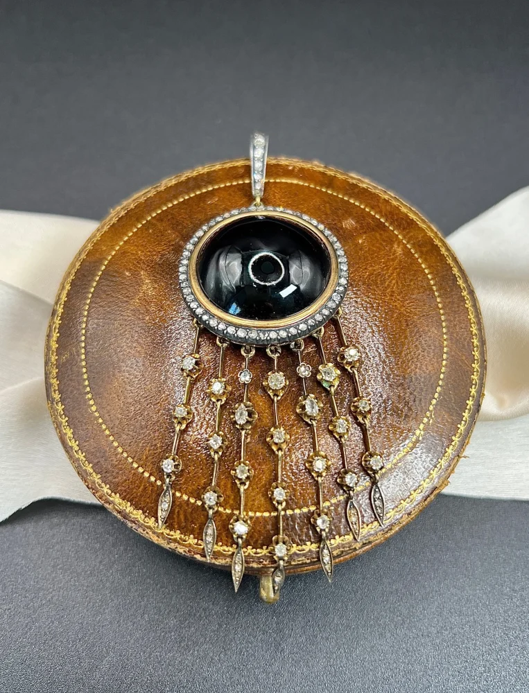 Early Victorian Antique Cabochon Garnet and Diamond Fringe Tassel Pendant in 18ct Yellow Gold, Late 19cth Century, Circa 1870