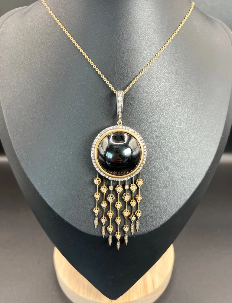 Early Victorian Antique Cabochon Garnet and Diamond Fringe Tassel Pendant in 18ct Yellow Gold, Late 19cth Century, Circa 1870