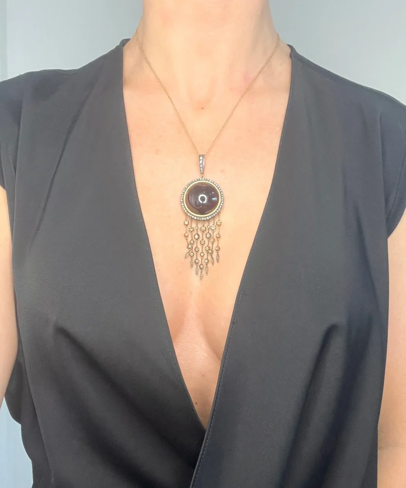 Early Victorian Antique Cabochon Garnet and Diamond Fringe Tassel Pendant in 18ct Yellow Gold, Late 19cth Century, Circa 1870