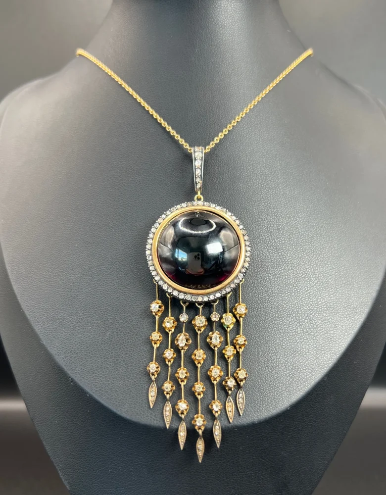 Early Victorian Antique Cabochon Garnet and Diamond Fringe Tassel Pendant in 18ct Yellow Gold, Late 19cth Century, Circa 1870