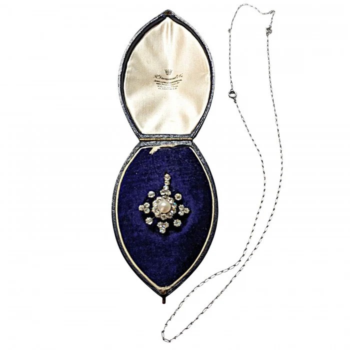 Victorian Antique Natural Pearl and Diamond Snowflake Cluster Pendant Brooch, natural bouton pearl surrounded by old-cut diamonds in silver-upon-gold. Circa 1890