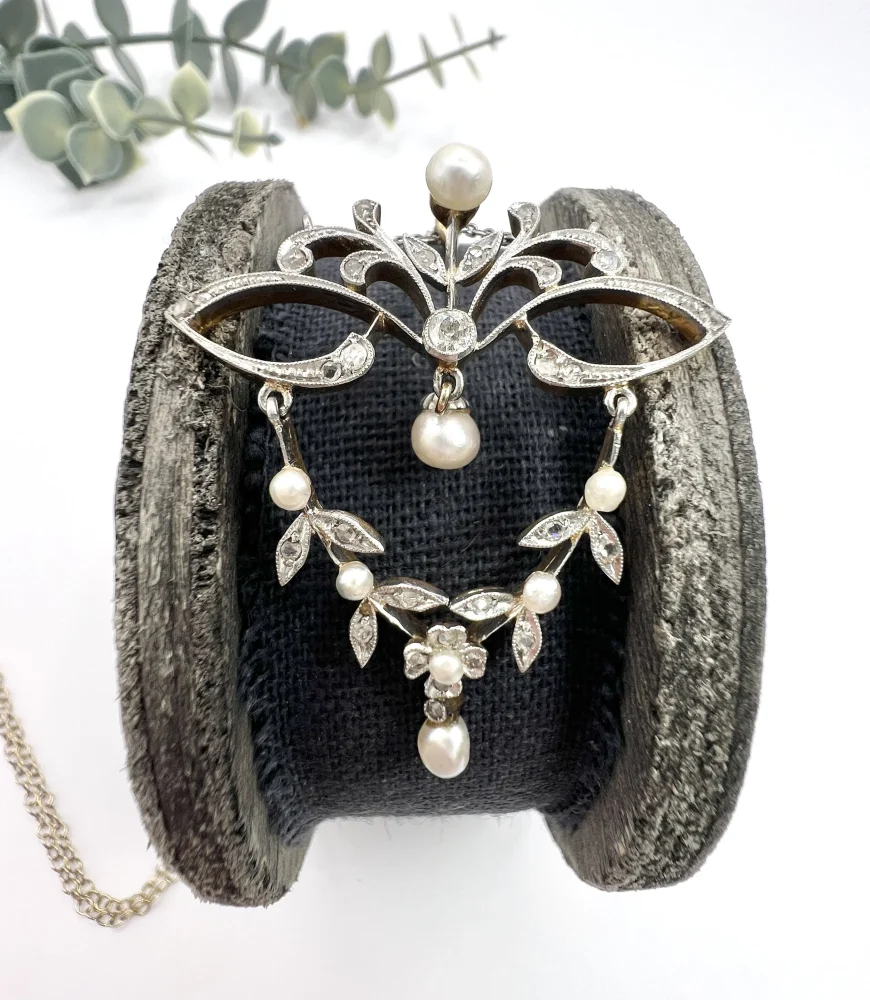 Antique pearl and diamond pendant in antique box