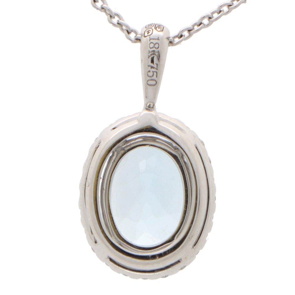 Aquamarine and diamond pendant in white gold.