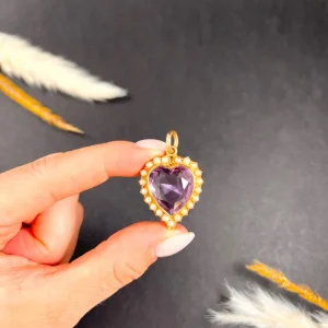 Amethyst heart pendant with pearls in gold.