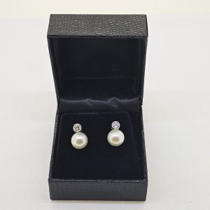 Diamond Solitaire and Pearl Drop Earring in 18ct White Gold