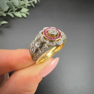Art Deco cocktail ring with rubies and diamonds in gold and platinum,